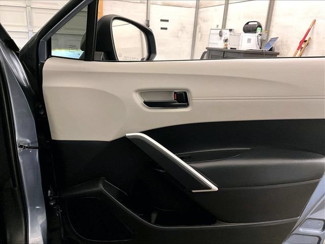 Used 2022 Toyota Corolla Cross L FWD image 23