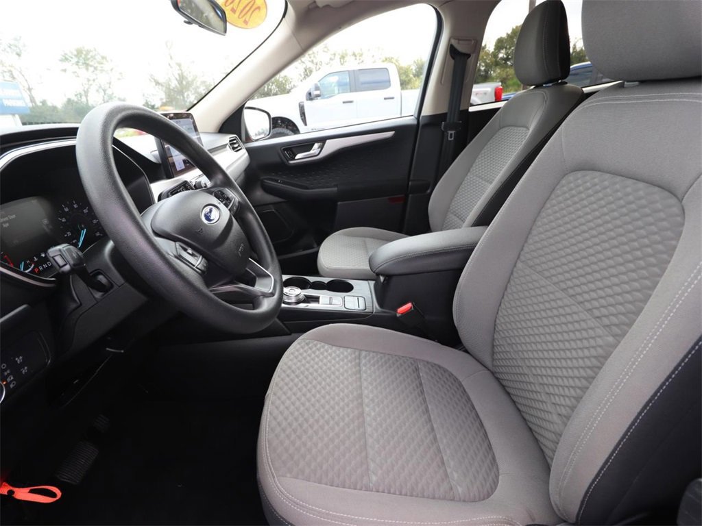 Certified 2020 Ford Escape SE image 8