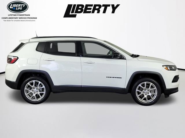 Used 2023 Jeep Compass Latitude video 2