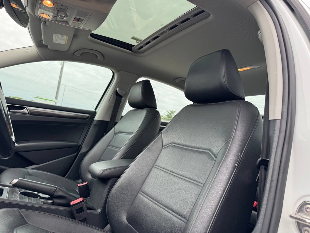 Used 2018 Volkswagen Passat 2.0T SE FWD image 7