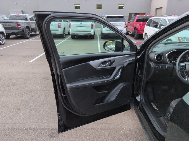 Used 2025 Chevrolet Blazer LT AWD/4WD image 26