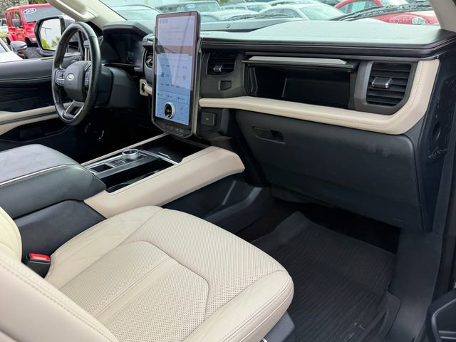 Certified 2023 Ford Expedition Platinum RWD image 13