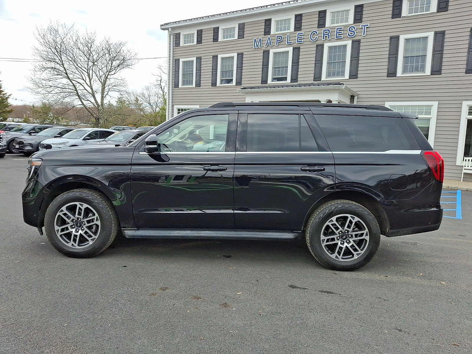 Certified 2025 Ford Expedition Active AWD/4WD image 2