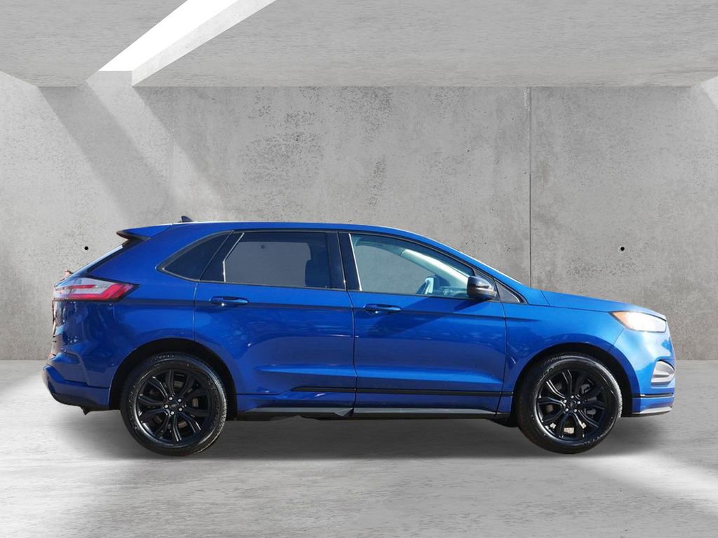 Certified 2022 Ford Edge SE w/ Black Appearance Package image 2