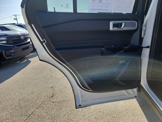 Certified 2022 Ford Explorer ST-Line w/ Class IV Trailer Tow Package RWD image 14