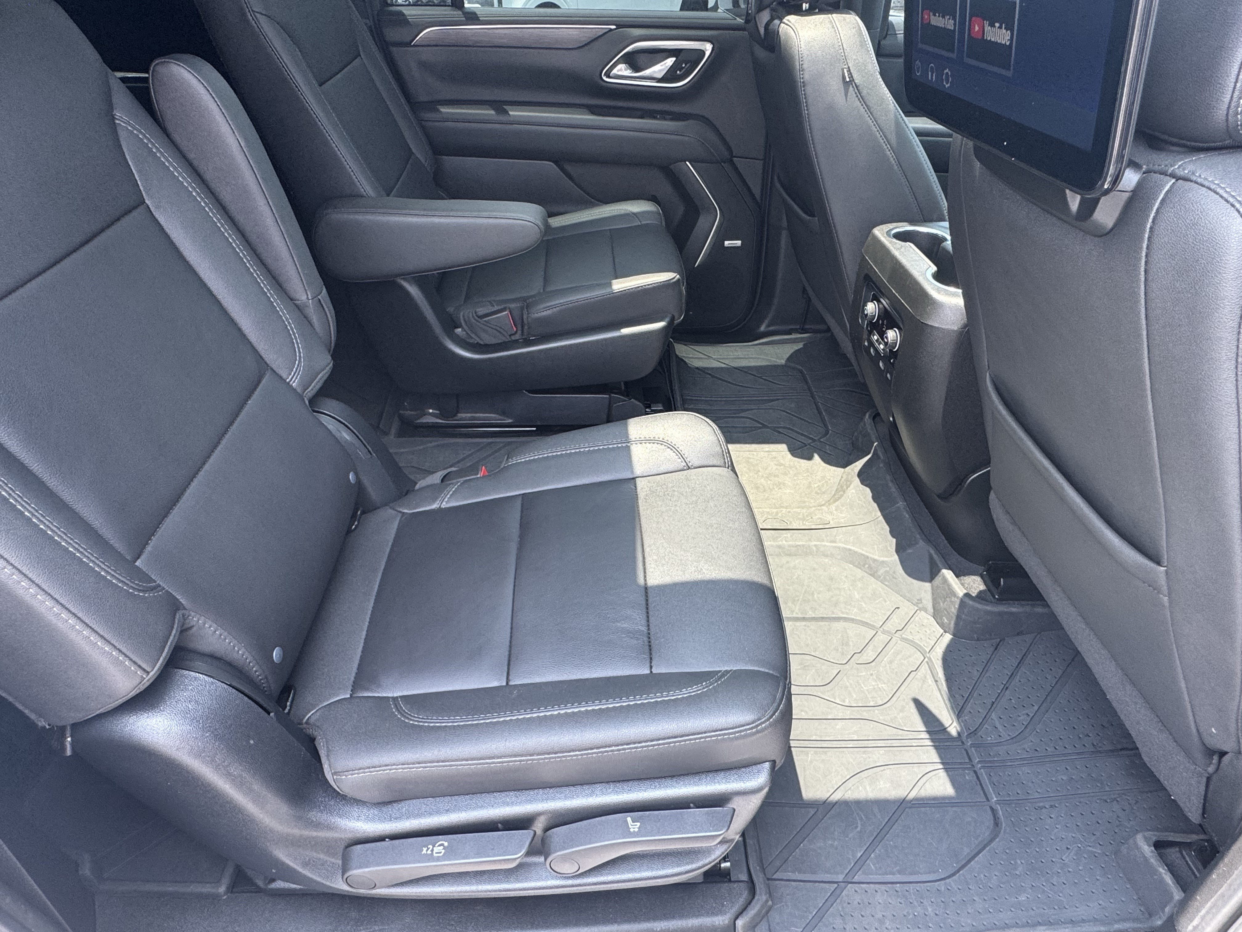 Used 2023 Chevrolet Suburban Z71 w/ Off-Road Capability Package AWD/4WD image 19
