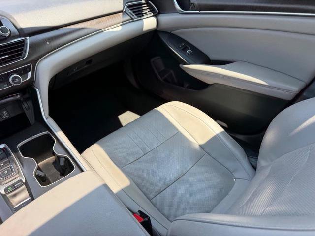 Used 2018 Honda Accord Touring image 18