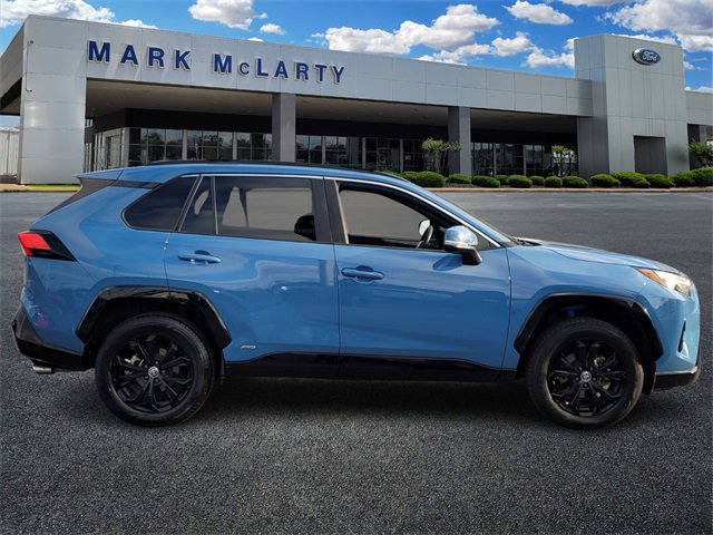Used 2022 Toyota RAV4 SE image 7