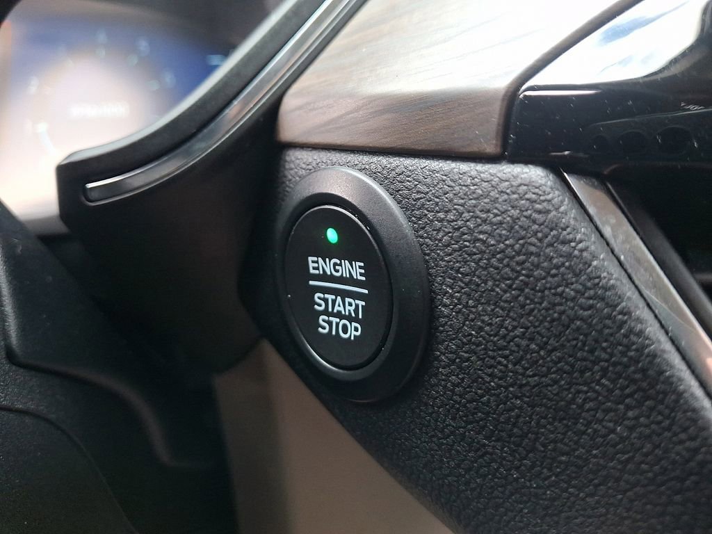 Certified 2020 Ford Escape Titanium image 25