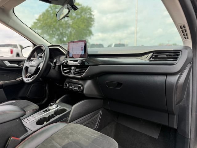 Certified 2022 Ford Escape SEL w/ SEL Stealth AWD Package image 17