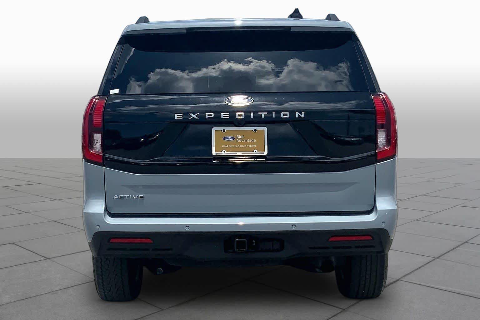 Certified 2025 Ford Expedition Active AWD/4WD image 5