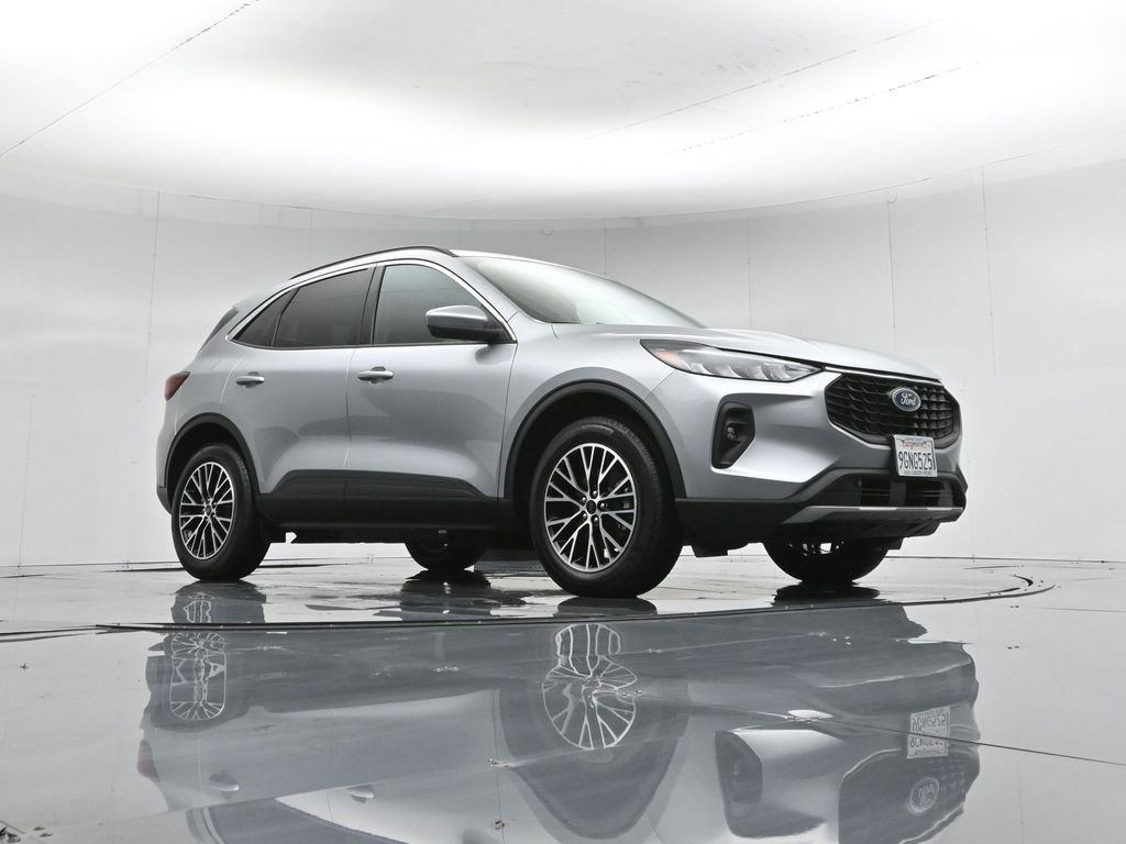 Certified 2023 Ford Escape SE image 8