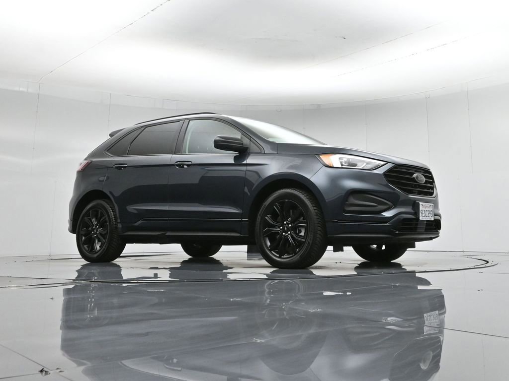 Certified 2022 Ford Edge SE w/ Black Appearance Package image 2