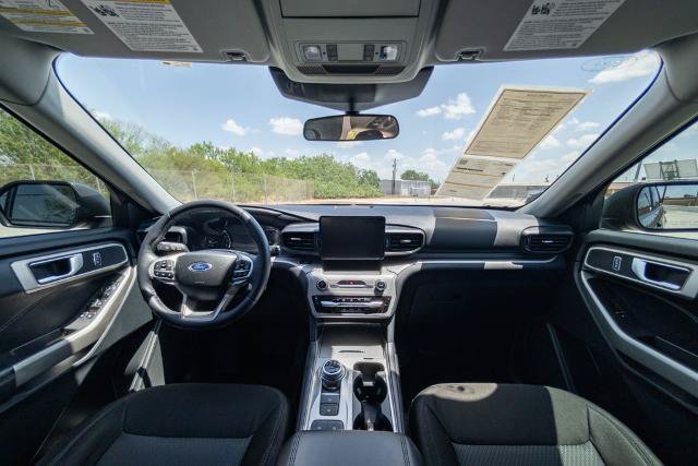 Certified 2023 Ford Explorer XLT RWD image 18