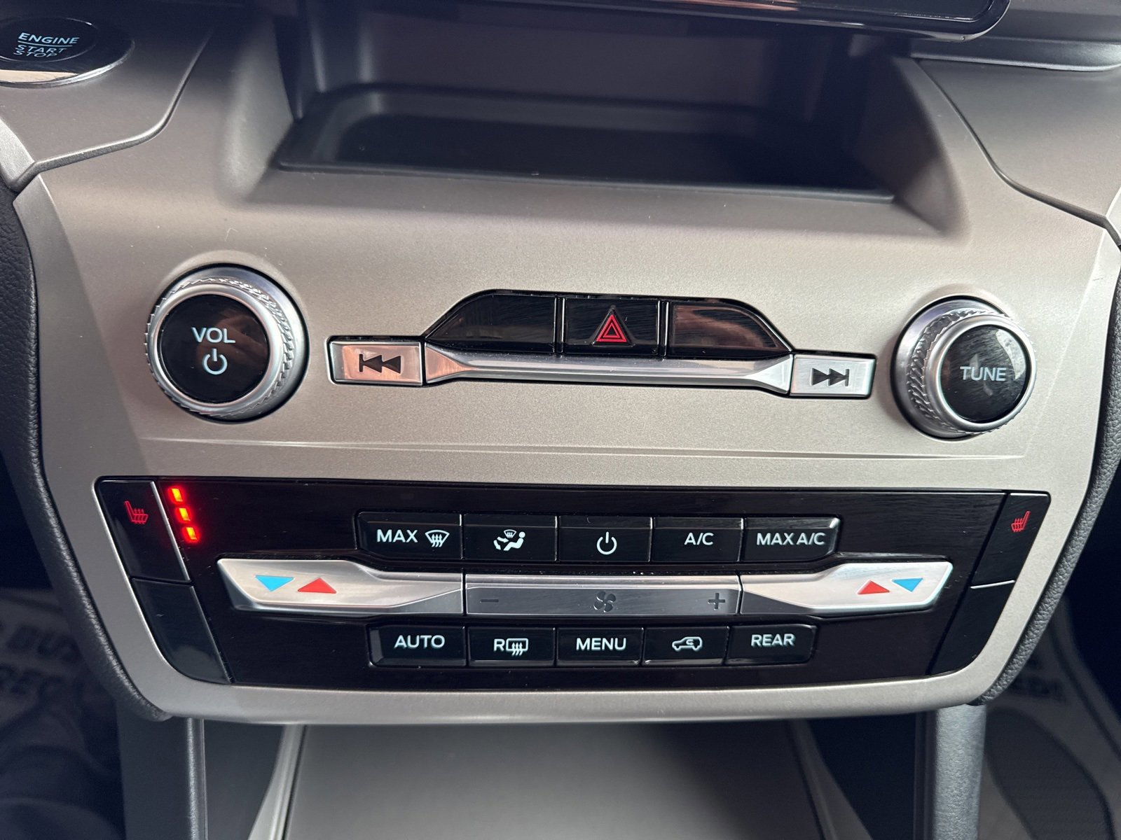 Certified 2023 Ford Explorer XLT image 30