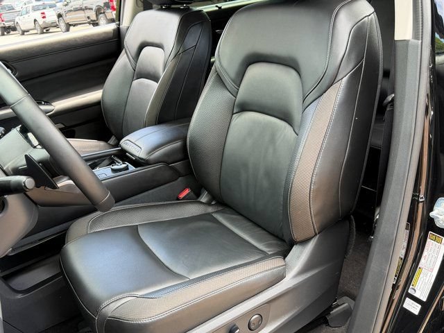 Used 2023 Nissan Pathfinder SL AWD/4WD image 9