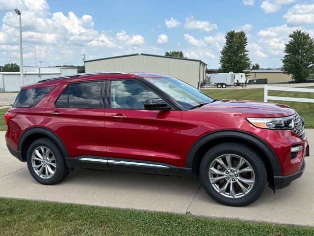 Certified 2023 Ford Explorer Limited AWD/4WD image 3