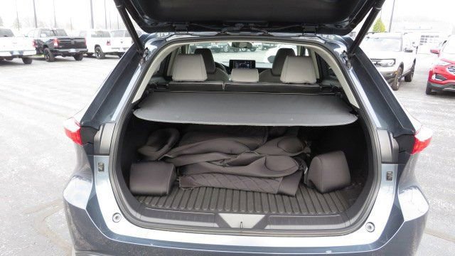 Used 2022 Toyota Venza LE image 26