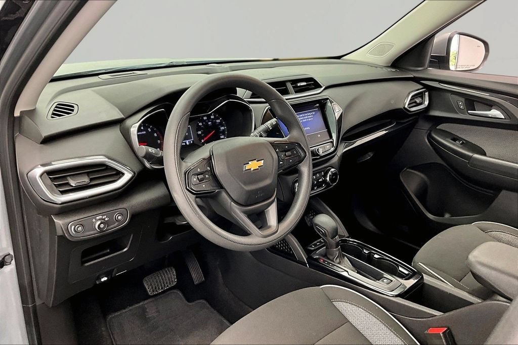 Used 2023 Chevrolet TrailBlazer LT w/ Convenience Package AWD/4WD image 14