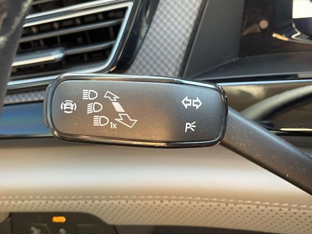 Used 2024 Volkswagen Atlas Peak Edition SEL AWD/4WD image 25
