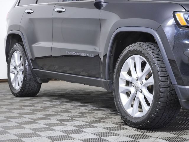 Used 2017 Jeep Grand Cherokee Limited w/ Trailer Tow Group IV AWD/4WD image 2