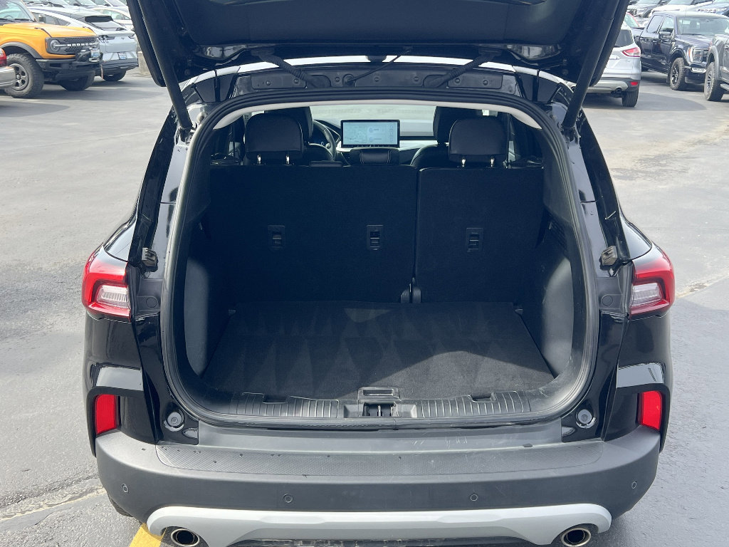 Certified 2025 Ford Escape Platinum AWD/4WD image 11