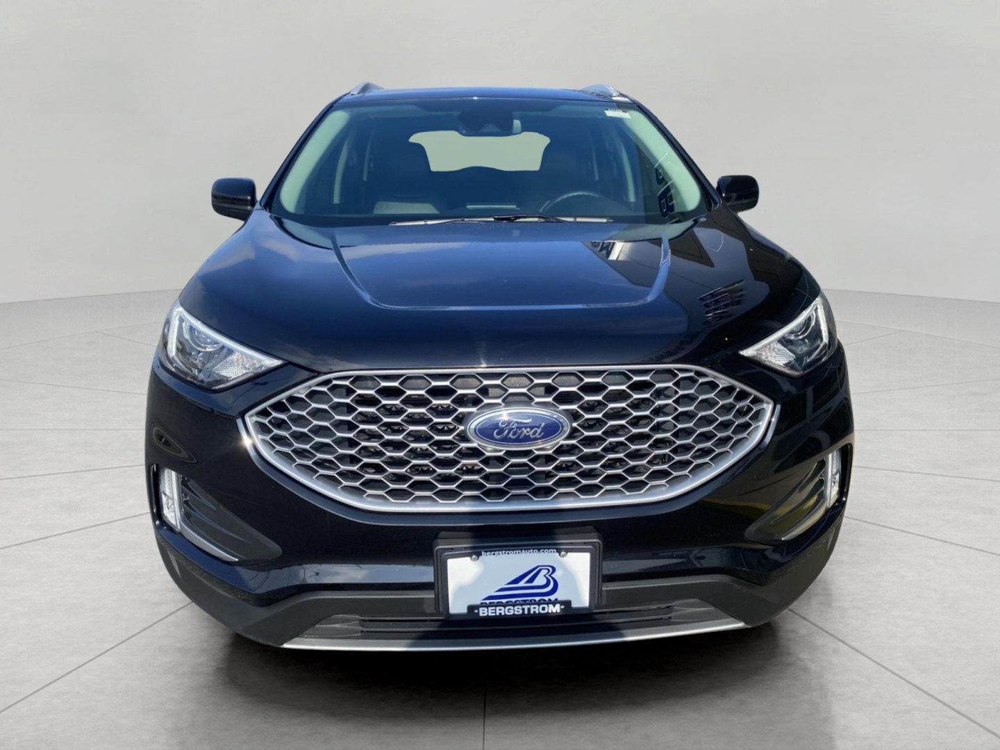 Certified 2024 Ford Edge SEL w/ Convenience Package AWD/4WD image 3