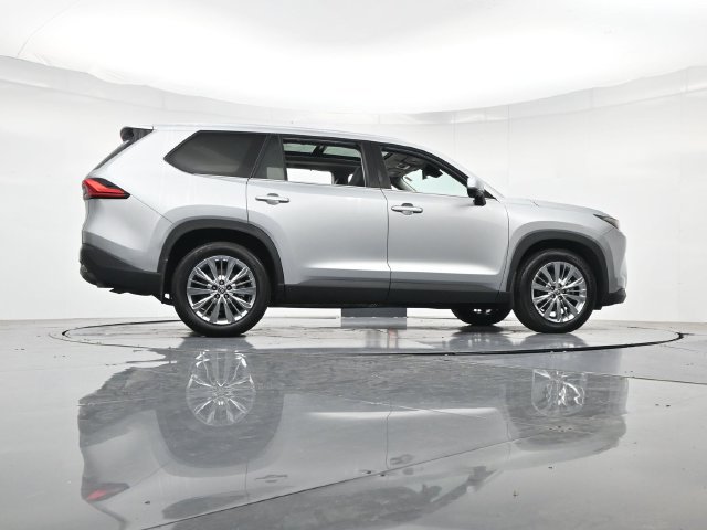 Used 2024 Toyota Grand Highlander AWD image 29