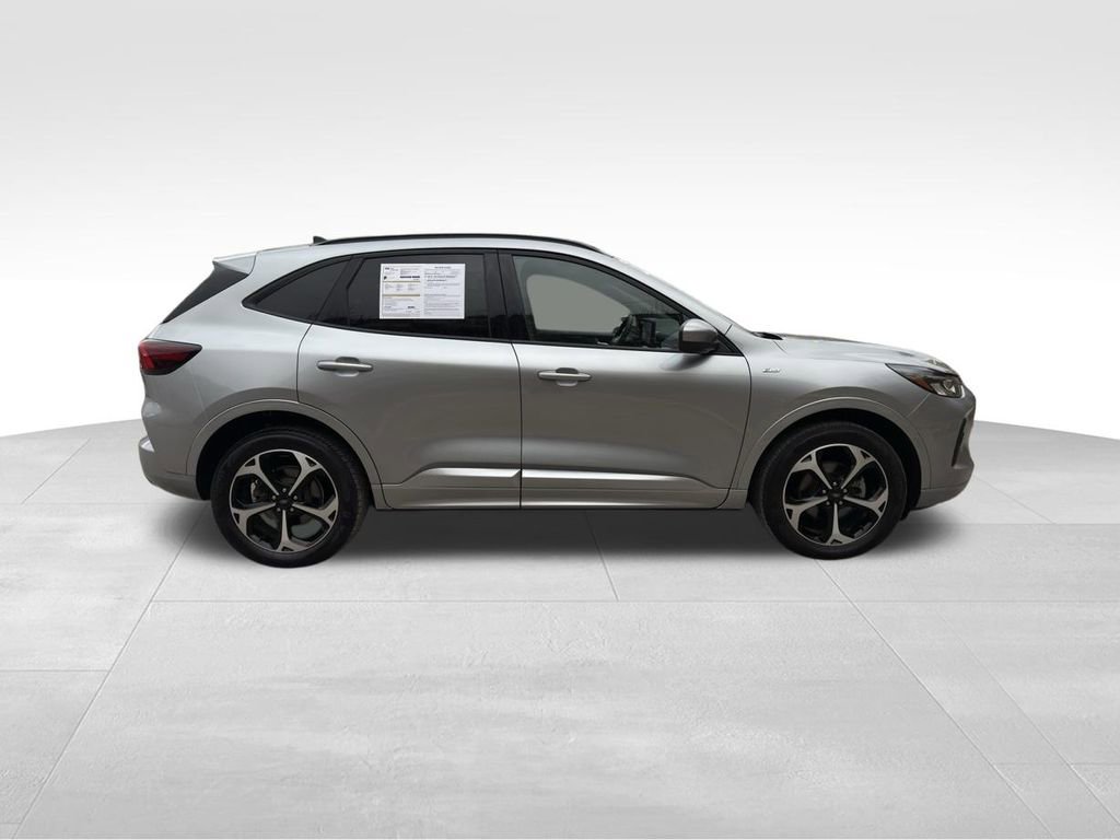 Certified 2023 Ford Escape ST-Line Select w/ Tech Pack #2 image 4