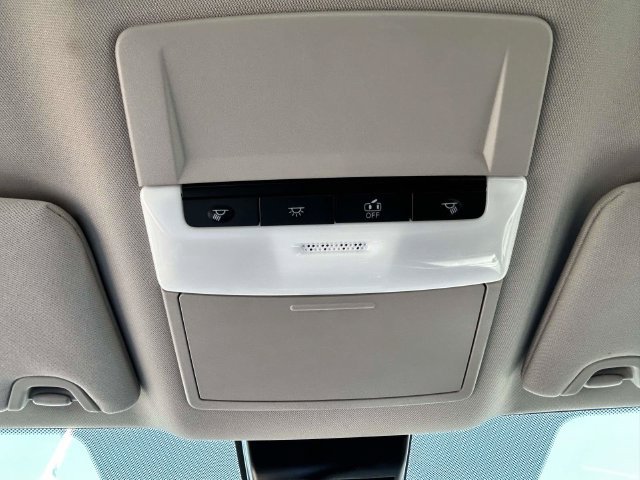 Used 2025 Nissan Altima 2.5 SV FWD image 29