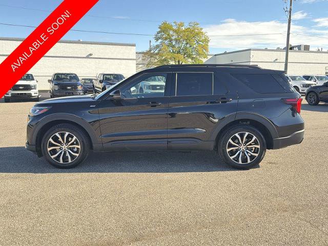 Certified 2025 Ford Explorer ST-Line AWD/4WD image 5