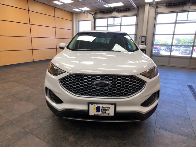 Certified 2024 Ford Edge SEL w/ Convenience Package AWD/4WD image 2