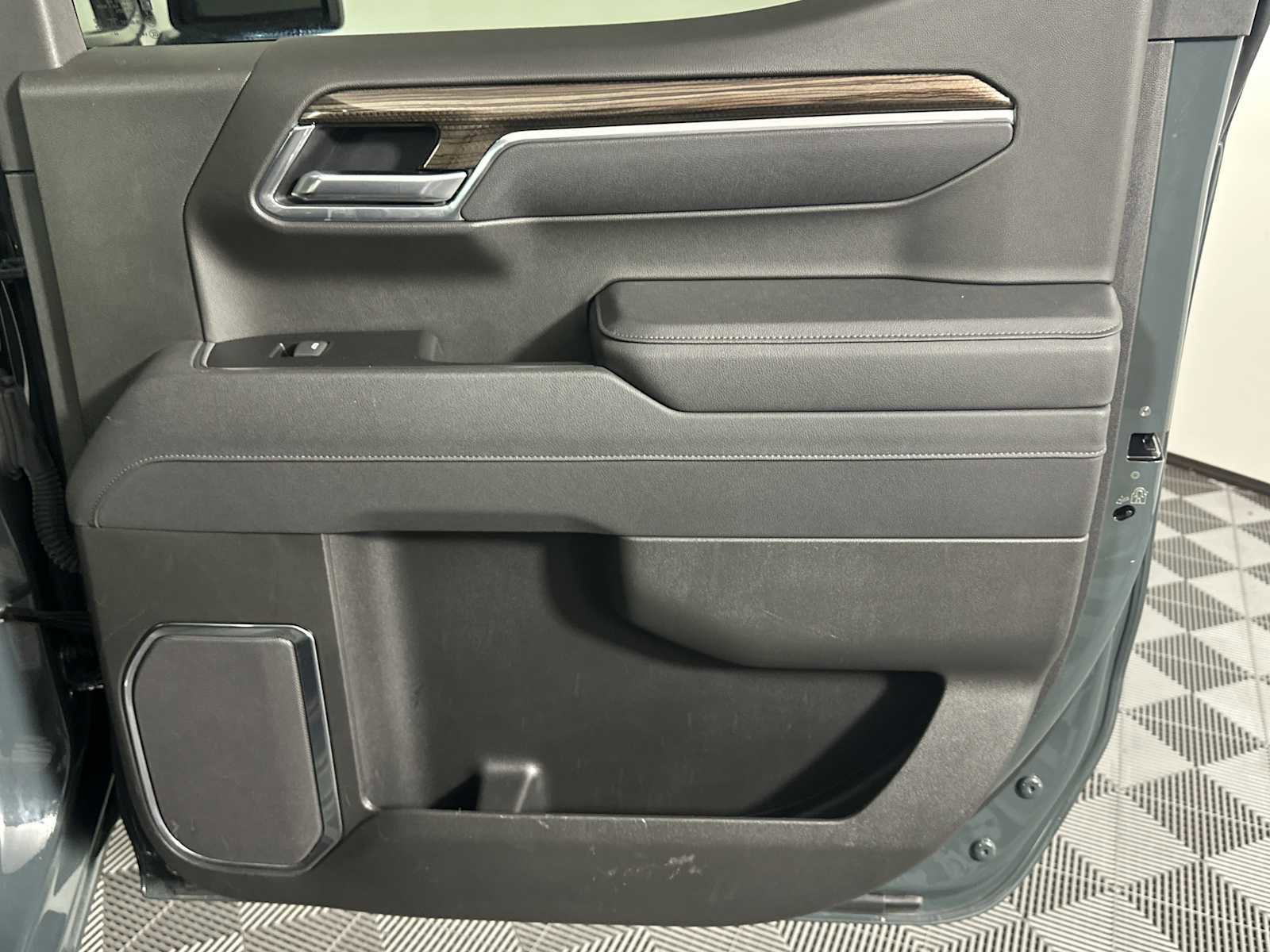 Used 2025 Chevrolet Silverado 1500 LT image 18