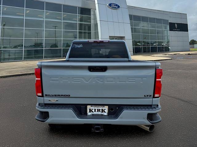 Used 2024 Chevrolet Silverado 2500 LTZ w/ LTZ Plus Package AWD/4WD image 3