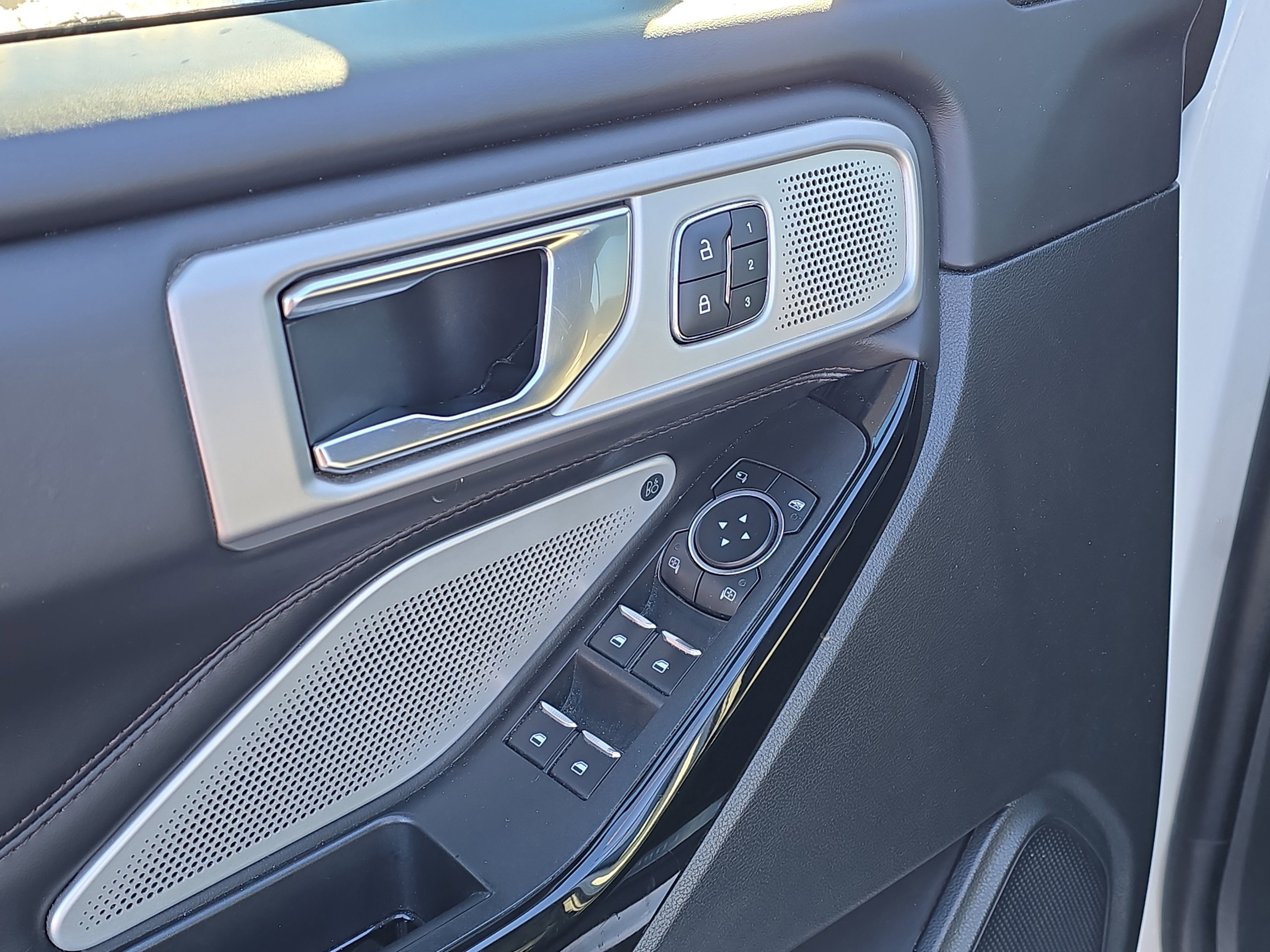 Certified 2021 Ford Explorer Platinum w/ Equipment Group 601A image 19