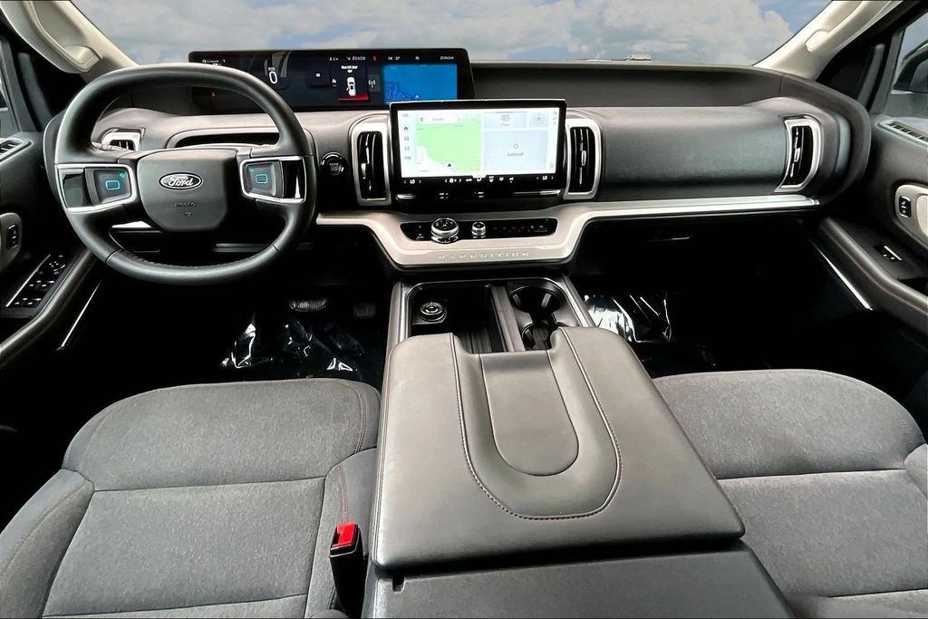 Certified 2025 Ford Expedition Active RWD image 9