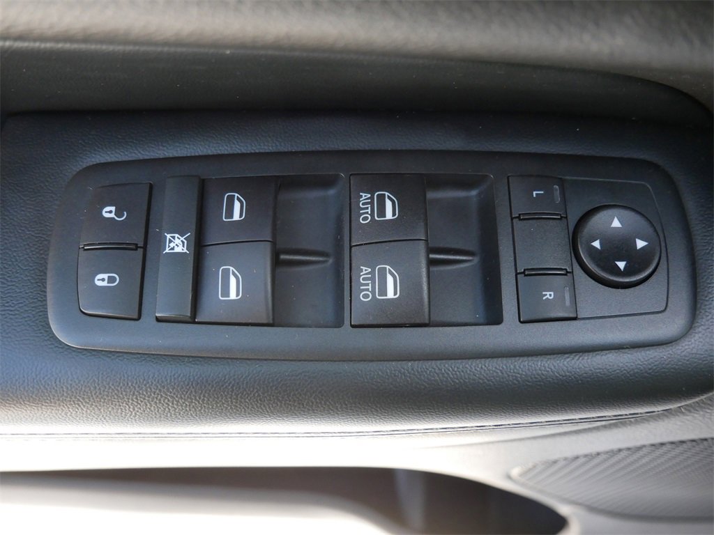 Used 2021 Jeep Grand Cherokee Laredo X image 16