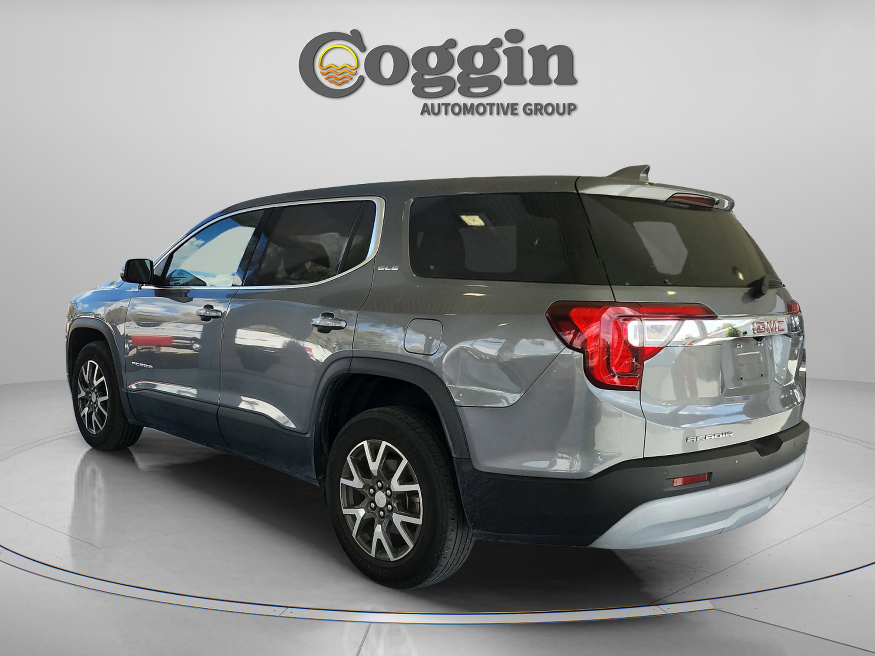 Used 2020 GMC Acadia SLE w/ LPO, Floor Liner Package image 4