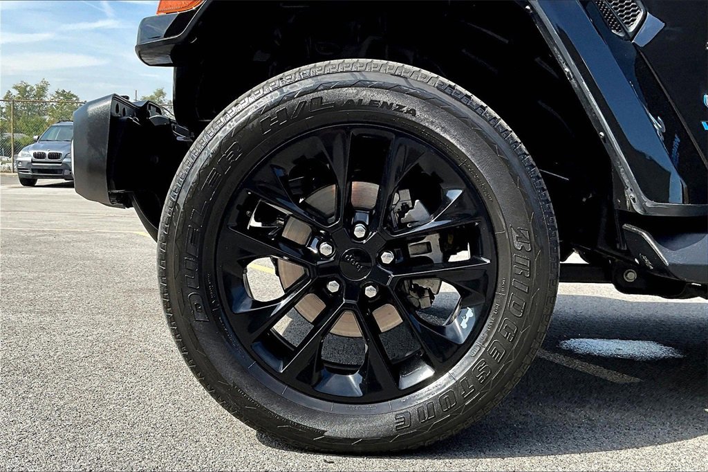 Used 2021 Jeep Wrangler Unlimited Sahara w/ Cold Weather Group image 9