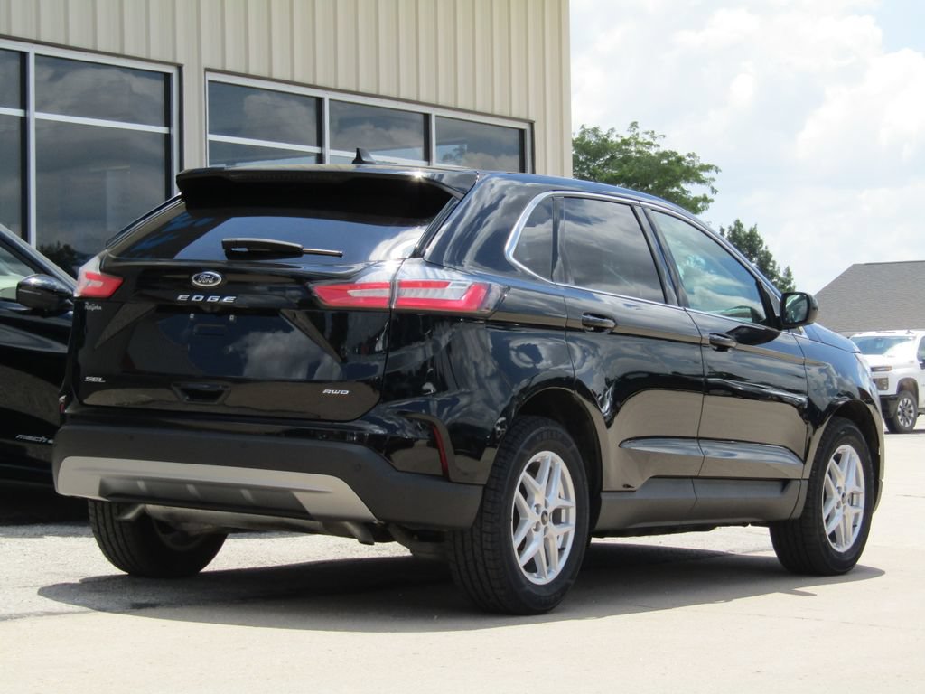 Certified 2024 Ford Edge SEL w/ Convenience Package AWD/4WD image 3