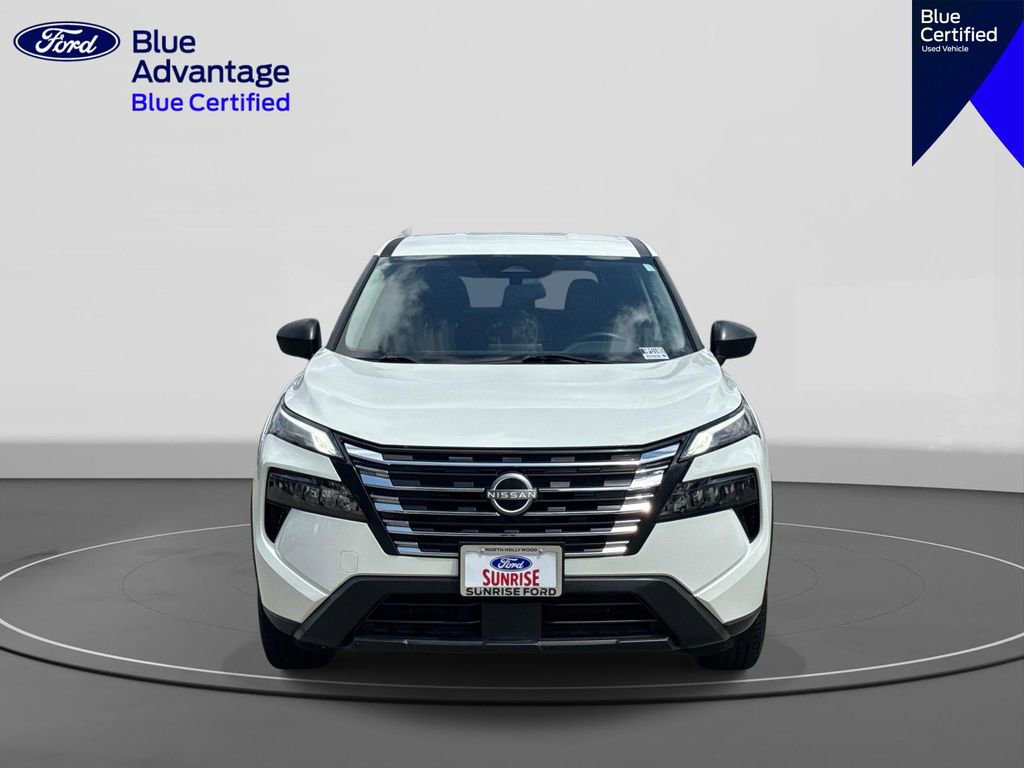 Used 2024 Nissan Rogue S AWD/4WD image 3