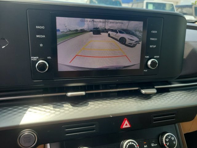 Used 2022 Kia Carnival LX FWD image 28