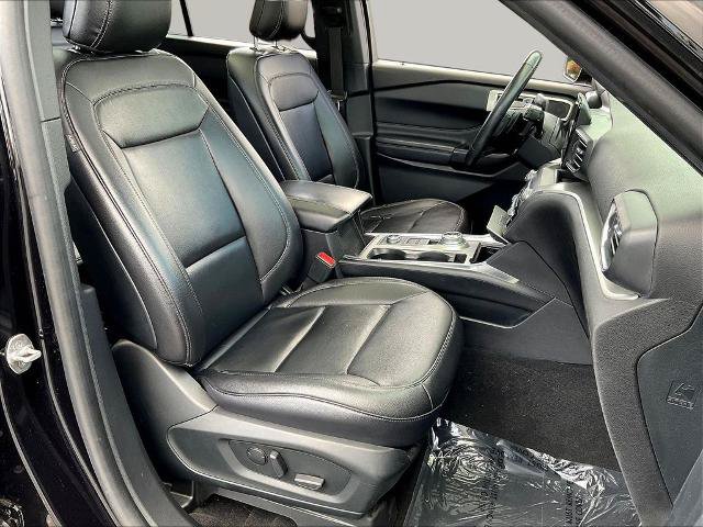 Certified 2020 Ford Explorer XLT w/ Equipment Group 202A AWD/4WD image 30