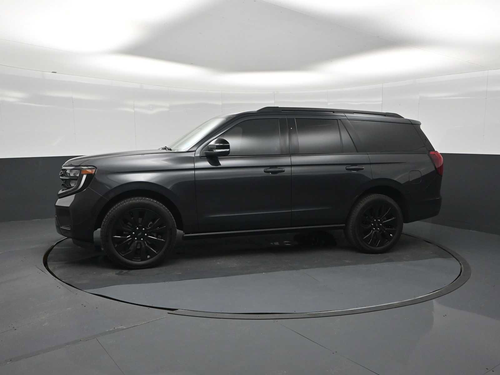 Certified 2025 Ford Expedition Platinum w/ Stealth Appearance Package AWD/4WD image 4