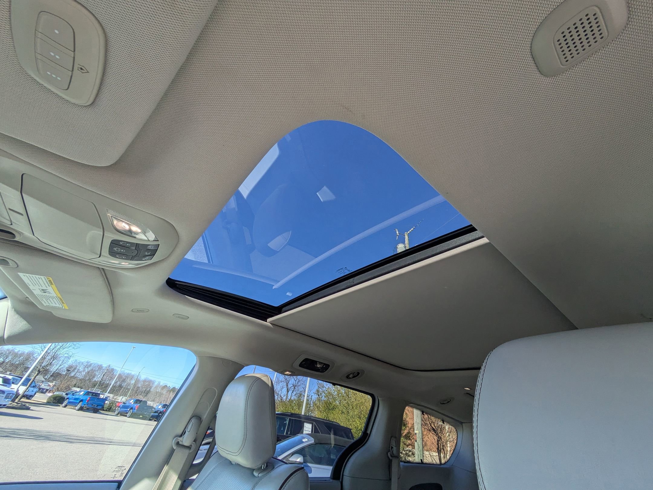 Used 2020 Chrysler Pacifica Limited image 23