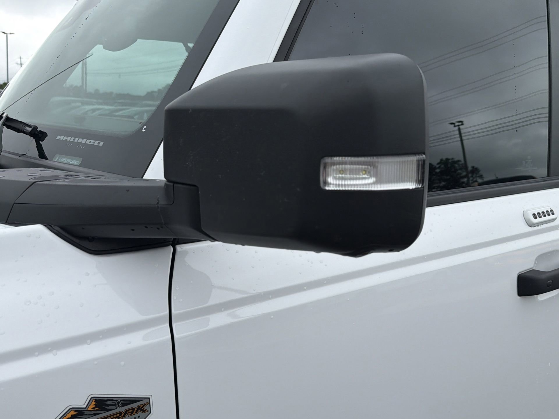 Certified 2023 Ford Bronco Wildtrak AWD/4WD image 33