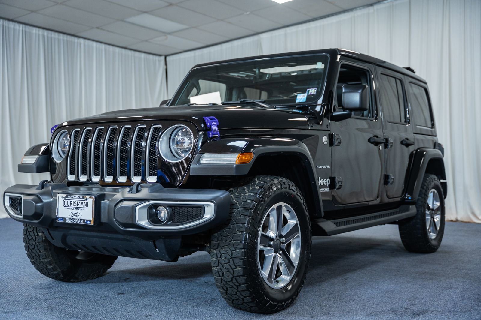 Used 2021 Jeep Wrangler Unlimited Sahara w/ Uconnect 4C Nav & Sound Group AWD/4WD image 3