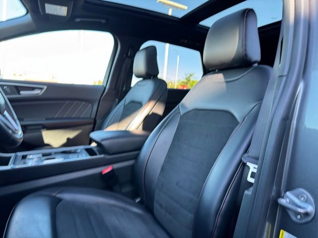 Certified 2024 Ford Edge ST-Line AWD/4WD image 9