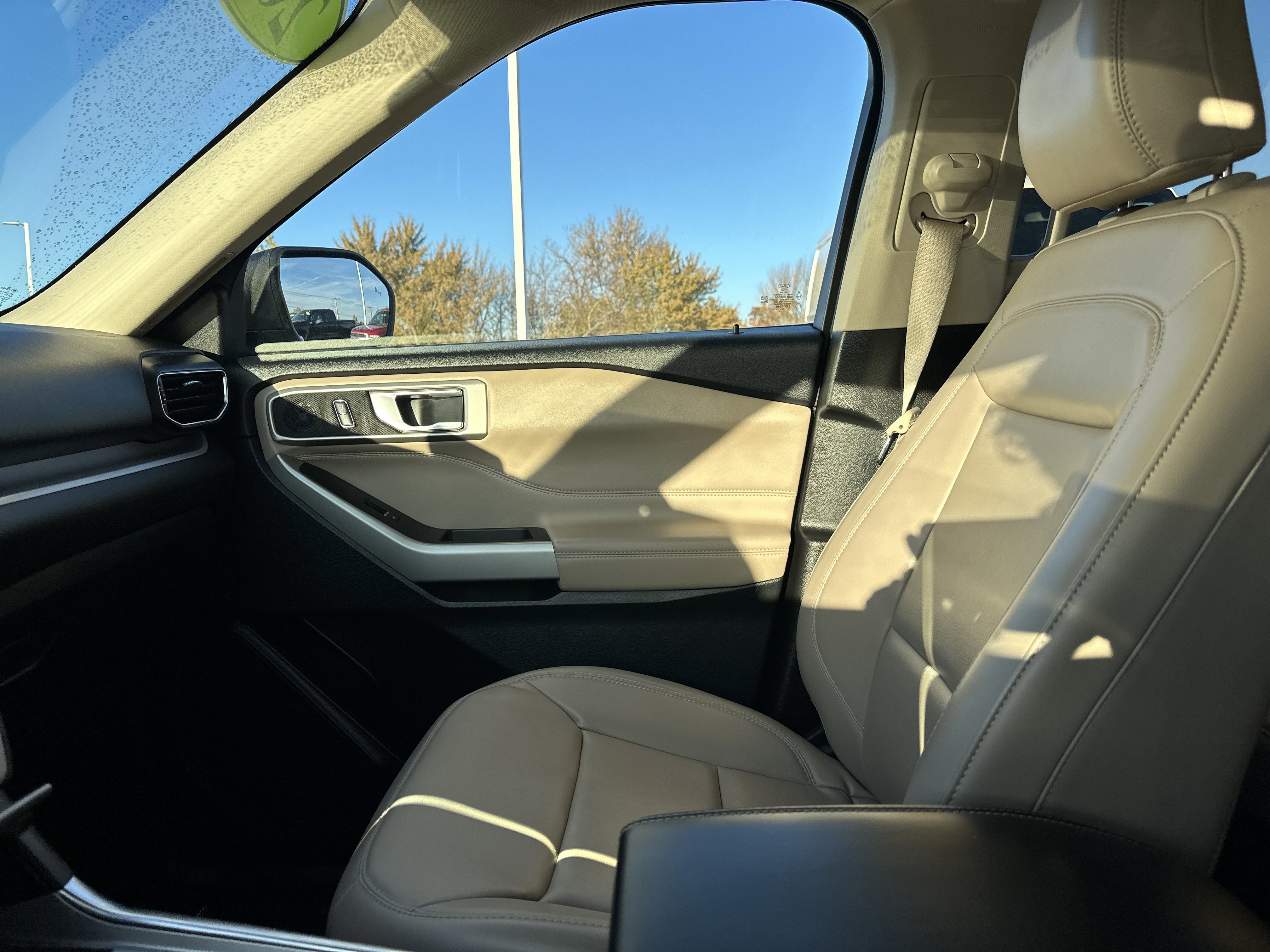 Certified 2023 Ford Explorer XLT w/ Equipment Group 202A image 23