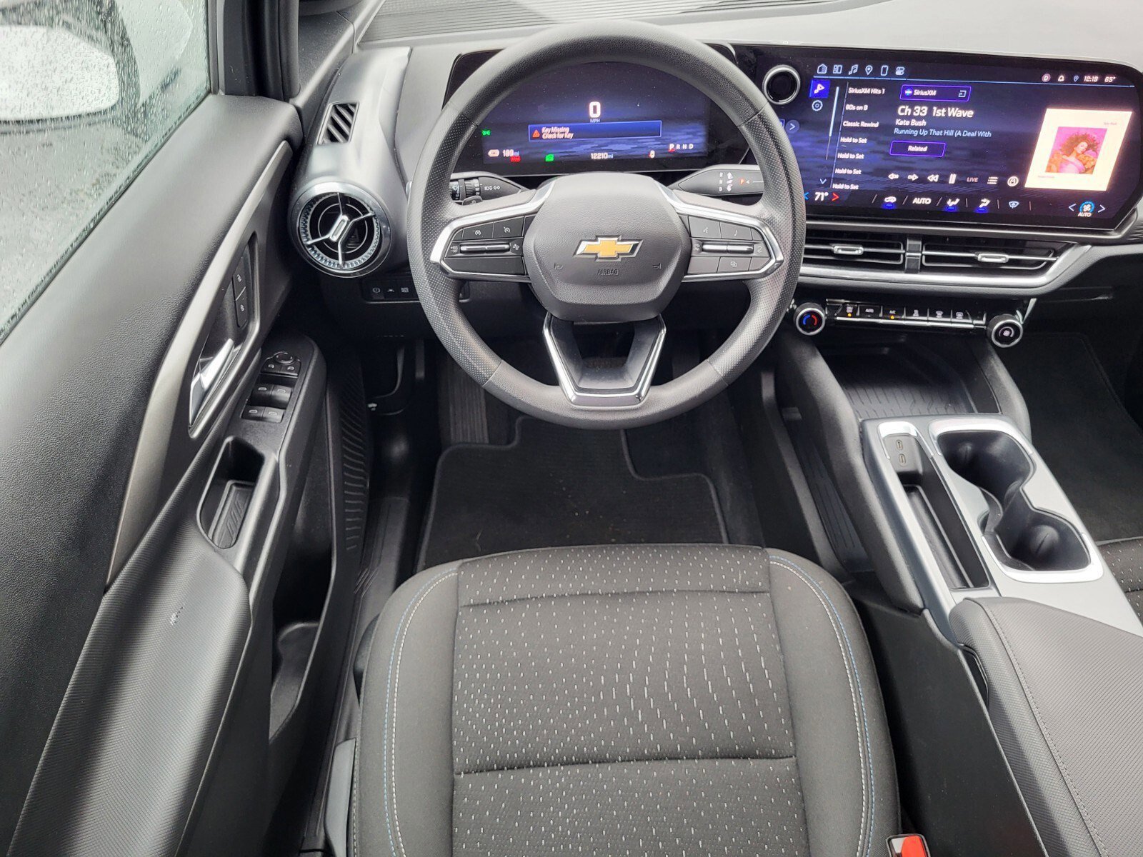 Used 2025 Chevrolet Equinox EV LT image 14